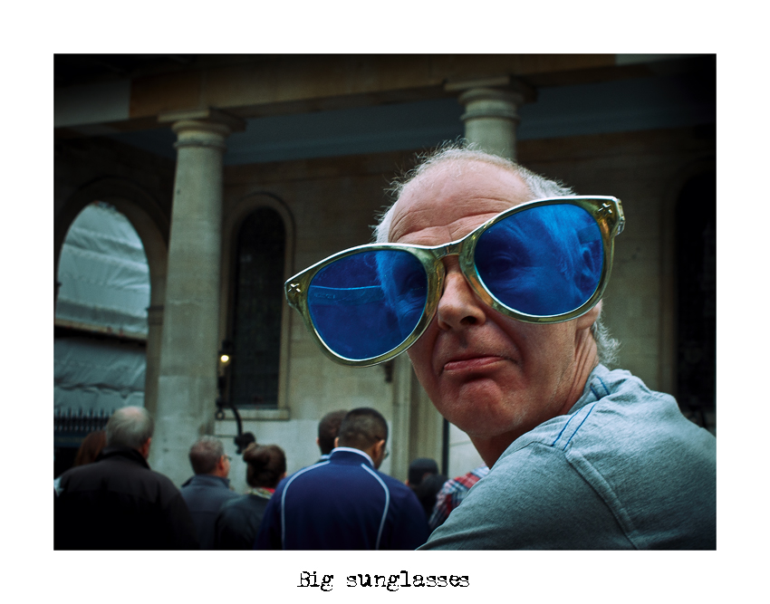 Mostra online di Alberto Busini: "Londra in breve" - 3. Big sunglasses