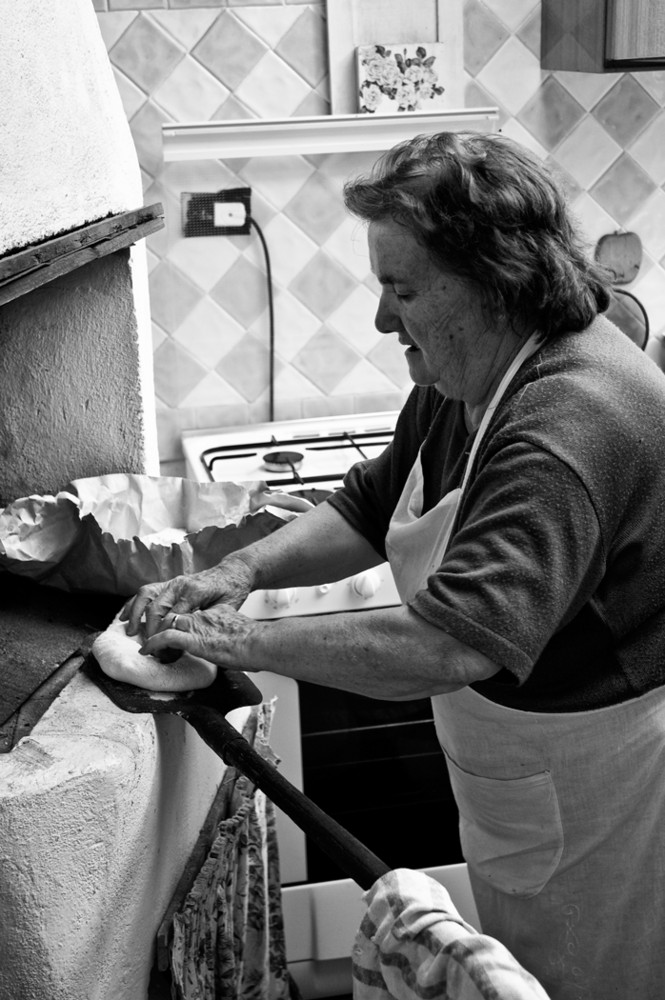 Mostra online di Carlo Atzori "Fare il pane in casa" - 4. La pala