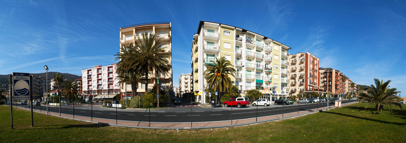 Mostra online di Jacopo Parizzi "Tra mare e città" - 1. Bandiera blu, cielo blu