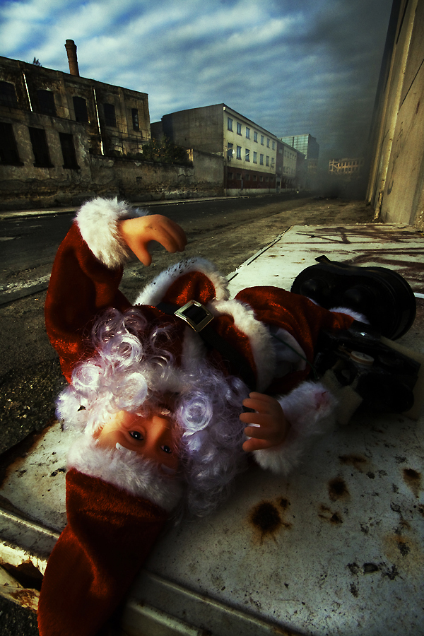 Mostra online di Lino Rusciano "ToYs" - 1. Lethal fumes