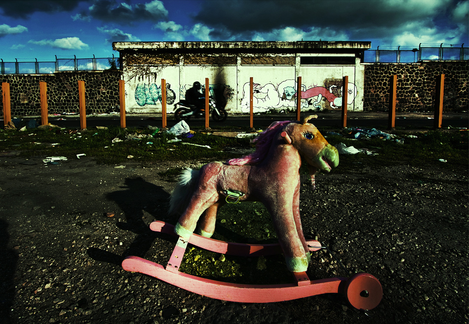 Mostra online di Lino Rusciano "ToYs" - 6. Race