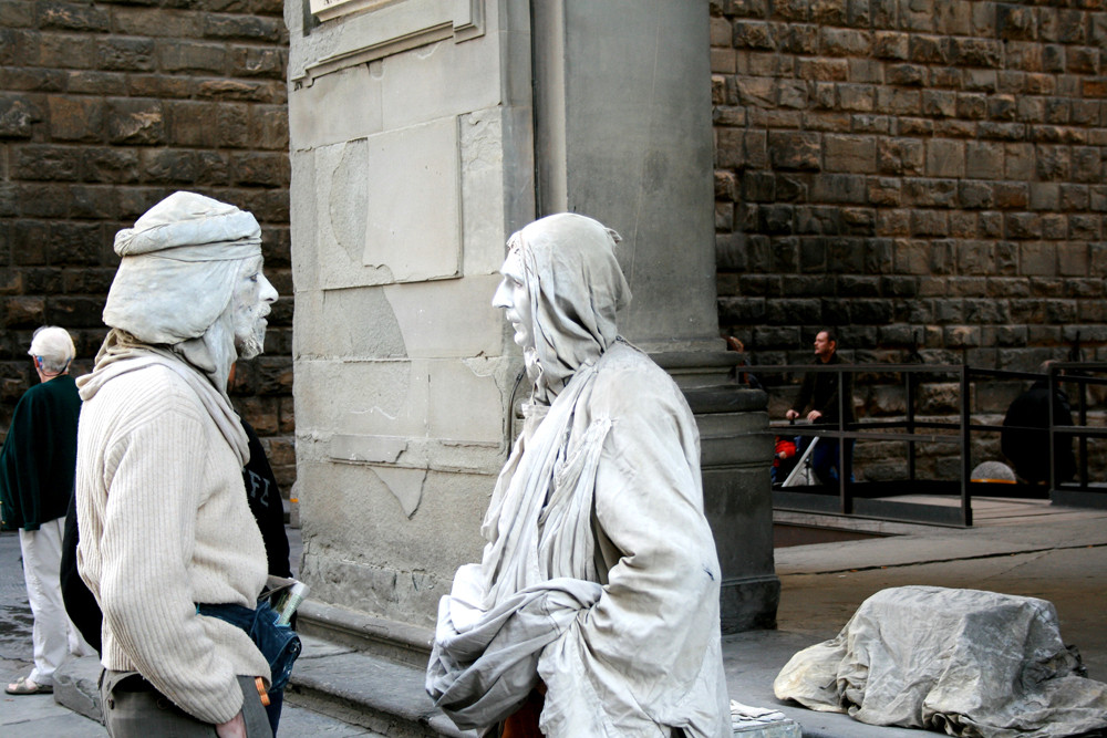 Mostra online di Maurizio Bartolozzi "Il palcoscenico della strada" - 7. Dialogo