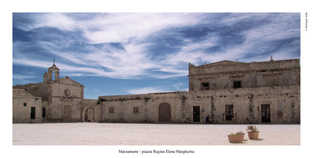 Mostra online di Michelangelo Mallia: "Scatti su Marzamemi" - 2. Piazza Regina Elena Margherita