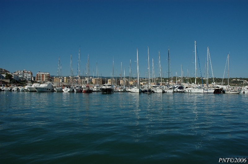 Mostra online di Nicola Tavernini: "Cartoline dal Gargano" - 10. Porto di Vieste