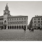 Mostra online di Roberto 1950 "Modena" - 1. Piazza Grande - Il Municipio