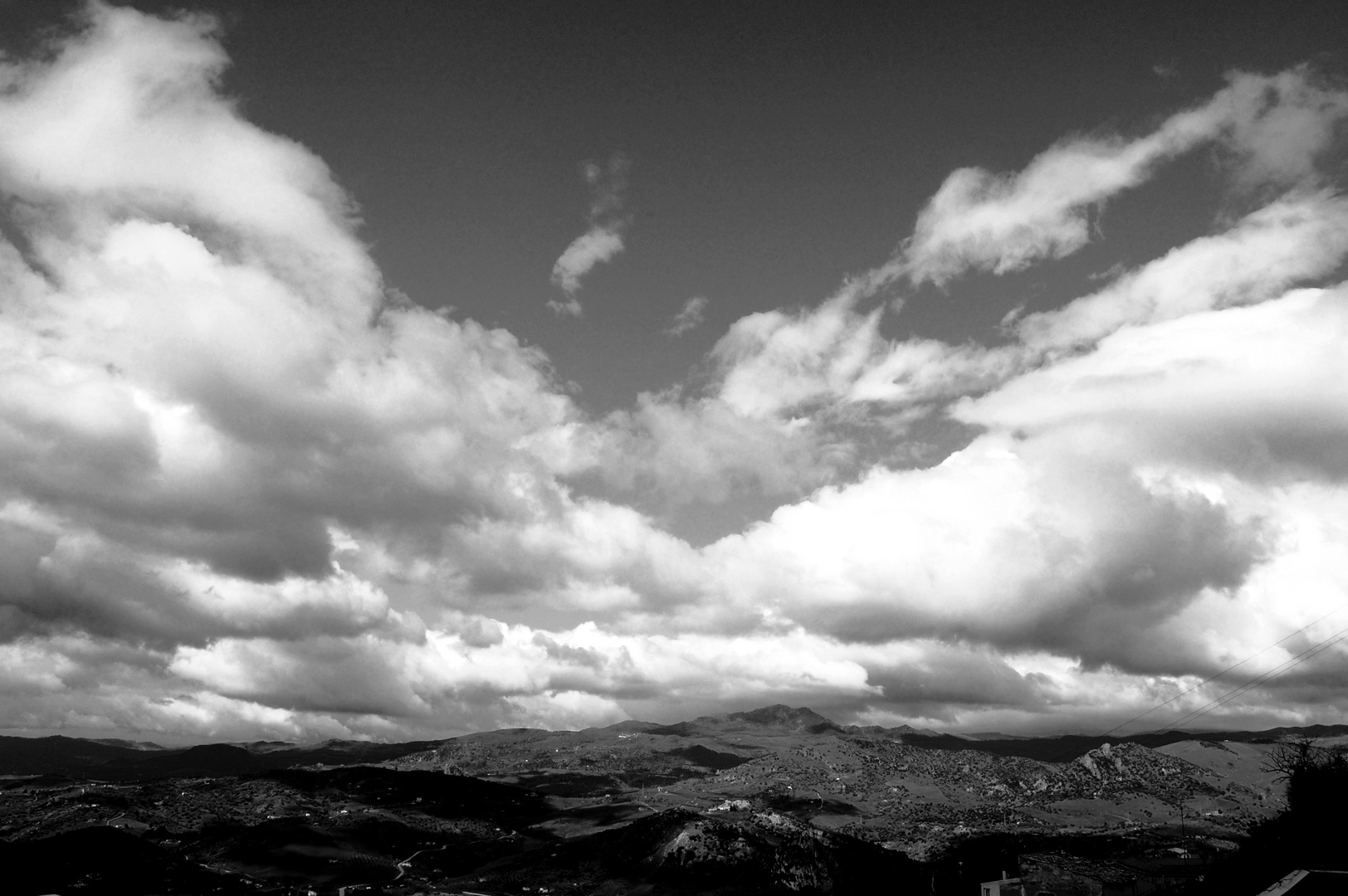 Moto di nuvole verso monte Altesina.