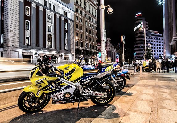Moto en la Gran Via