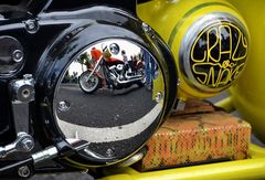 Moto et reflet