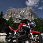 Moto Guzzi Breva V1100 in den Dolomiten