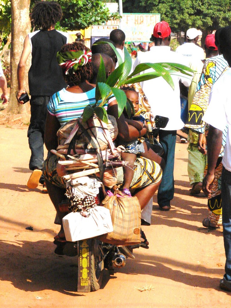 moto taxi au Bénin (zem)