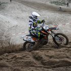 Motocross im weichen Sand
