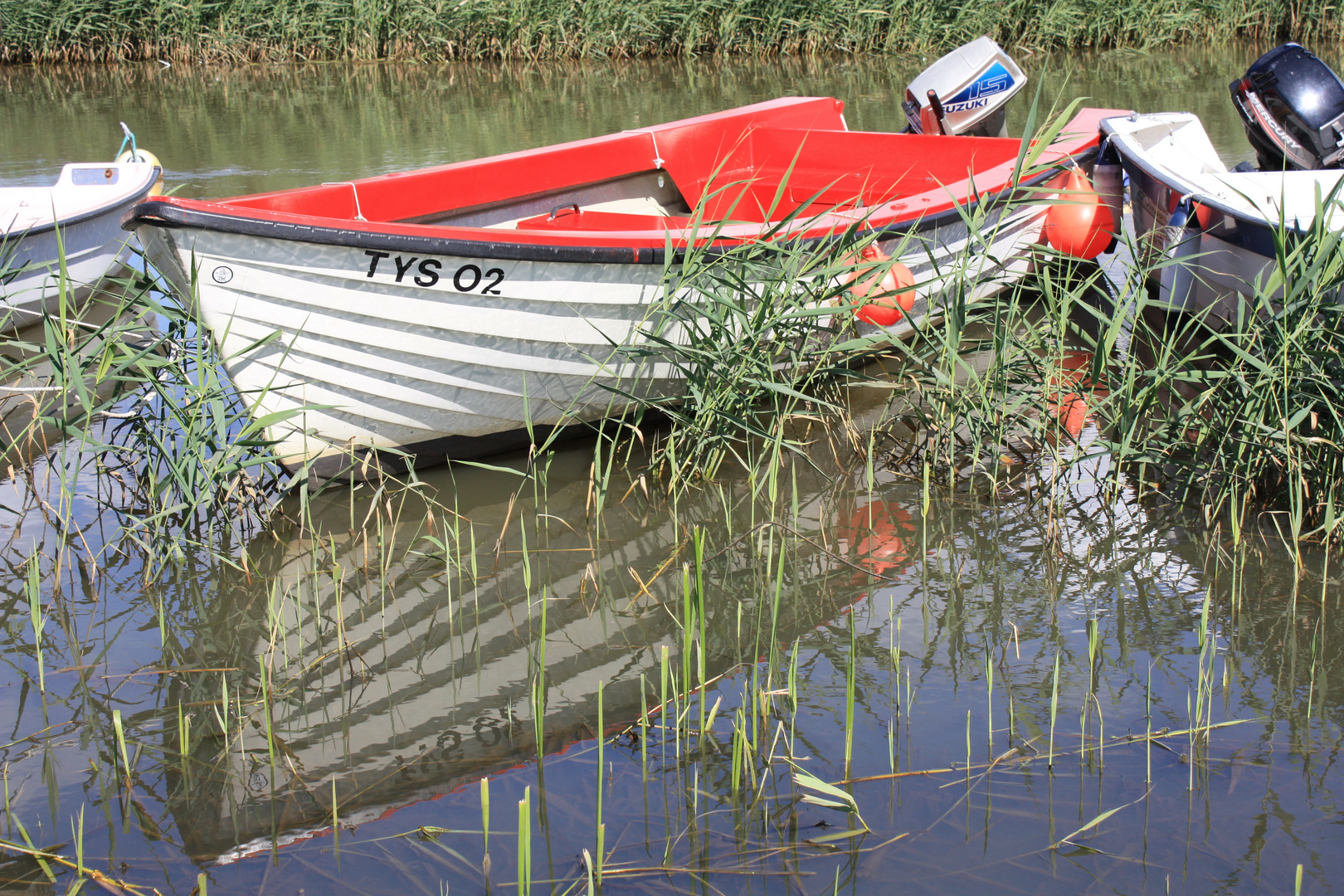 Motorboot auf dem Råån