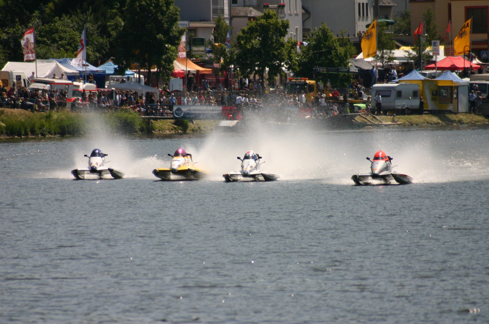 Motorbootrennen an der Mosel