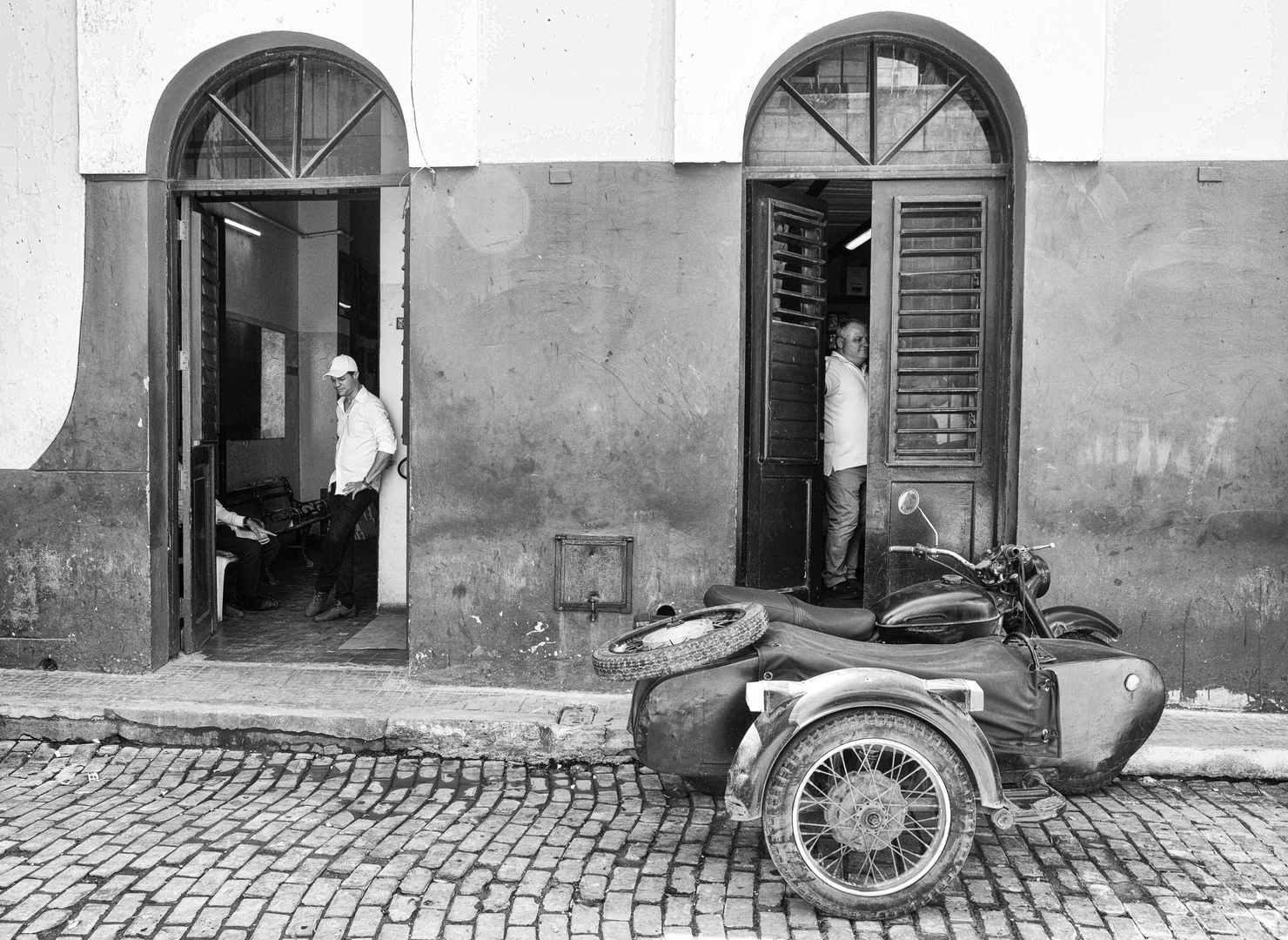 Motorcycle with sidecar_Habana