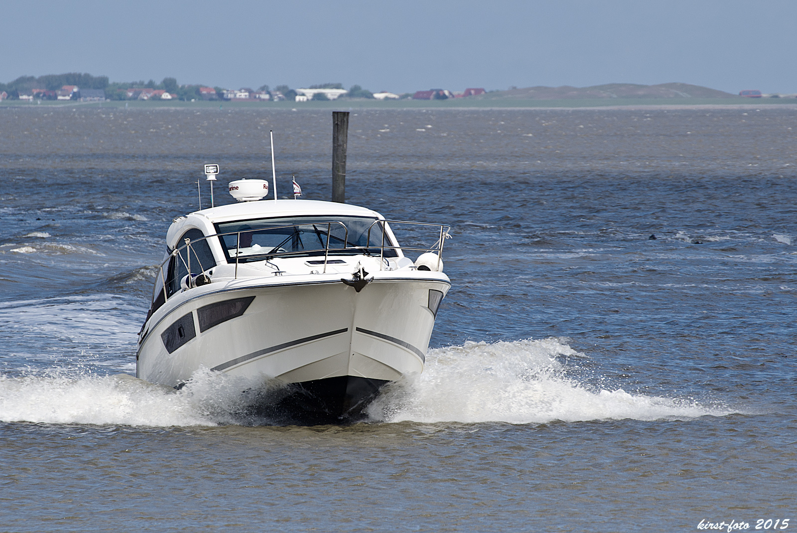 Motorjacht vor Norddeich