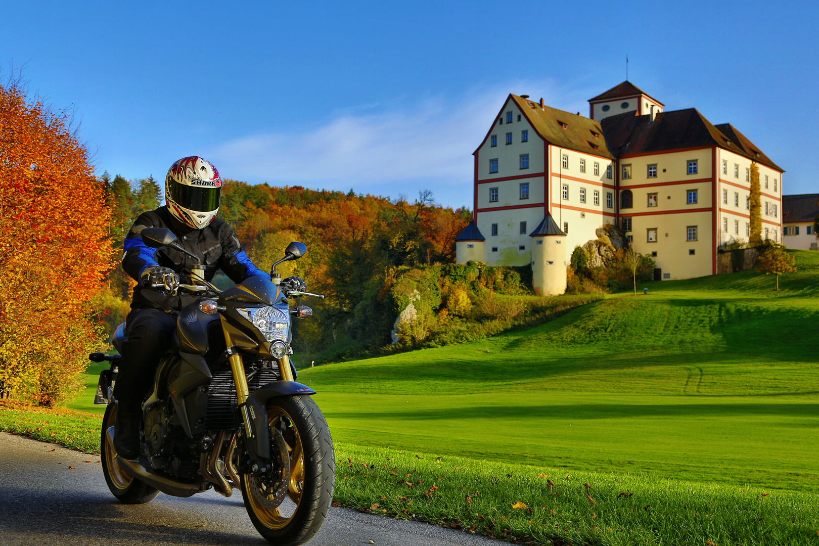 Motorrad und Landschaft