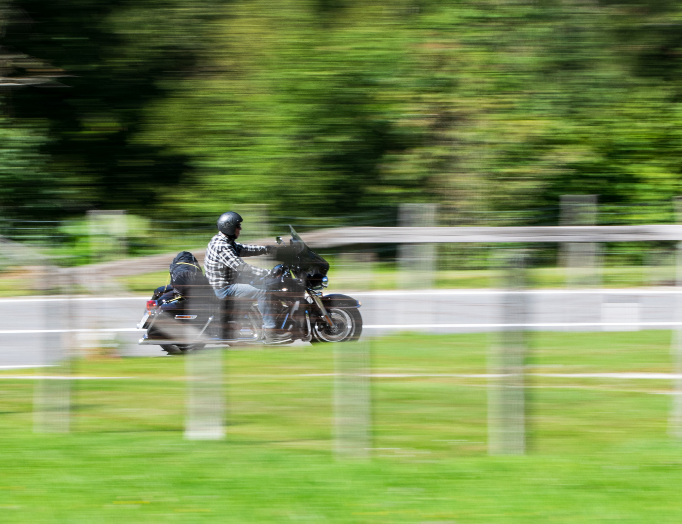 Motorradfahrer on the road