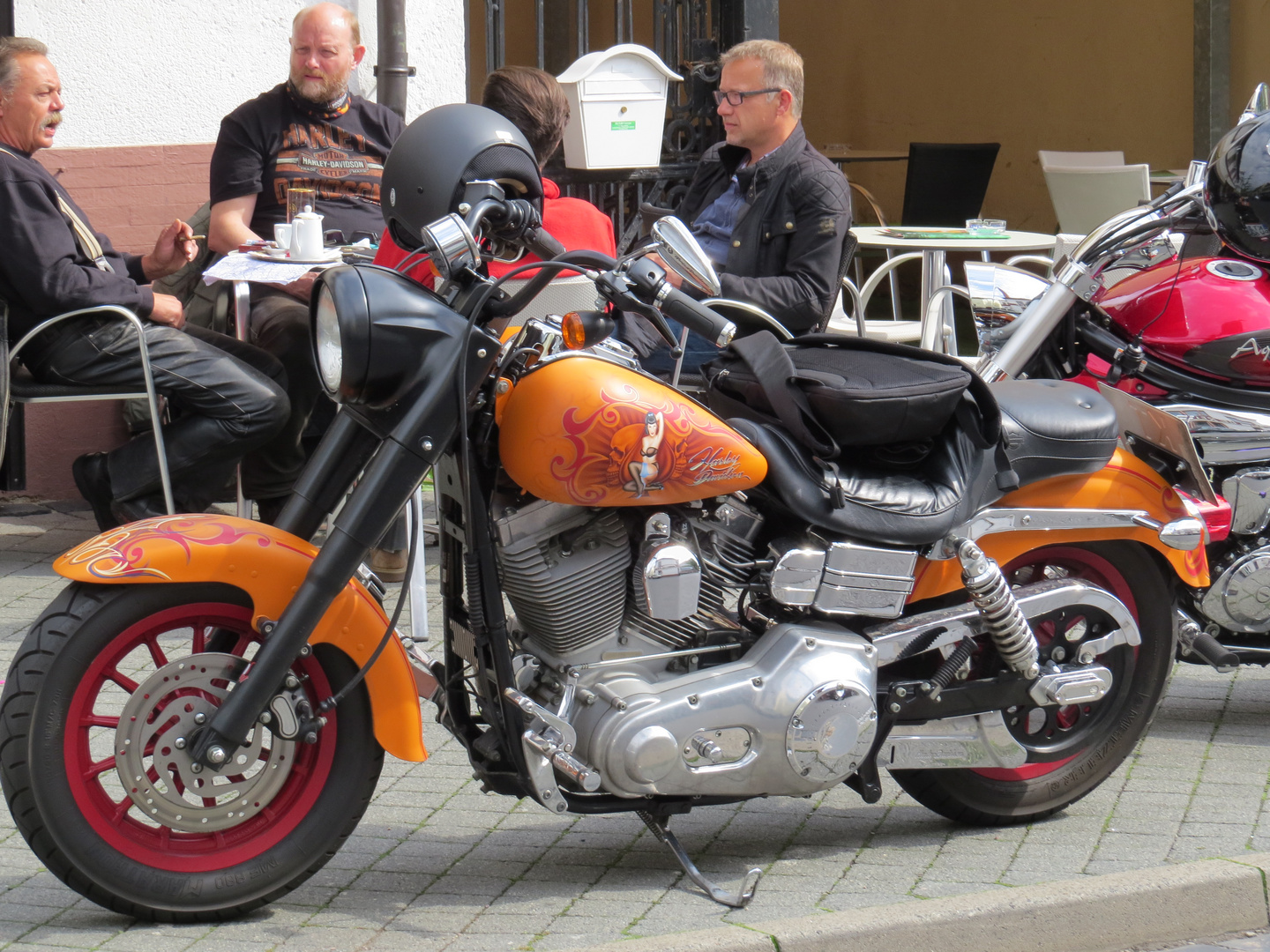 Motorradtreff  mit Kaffee trinken