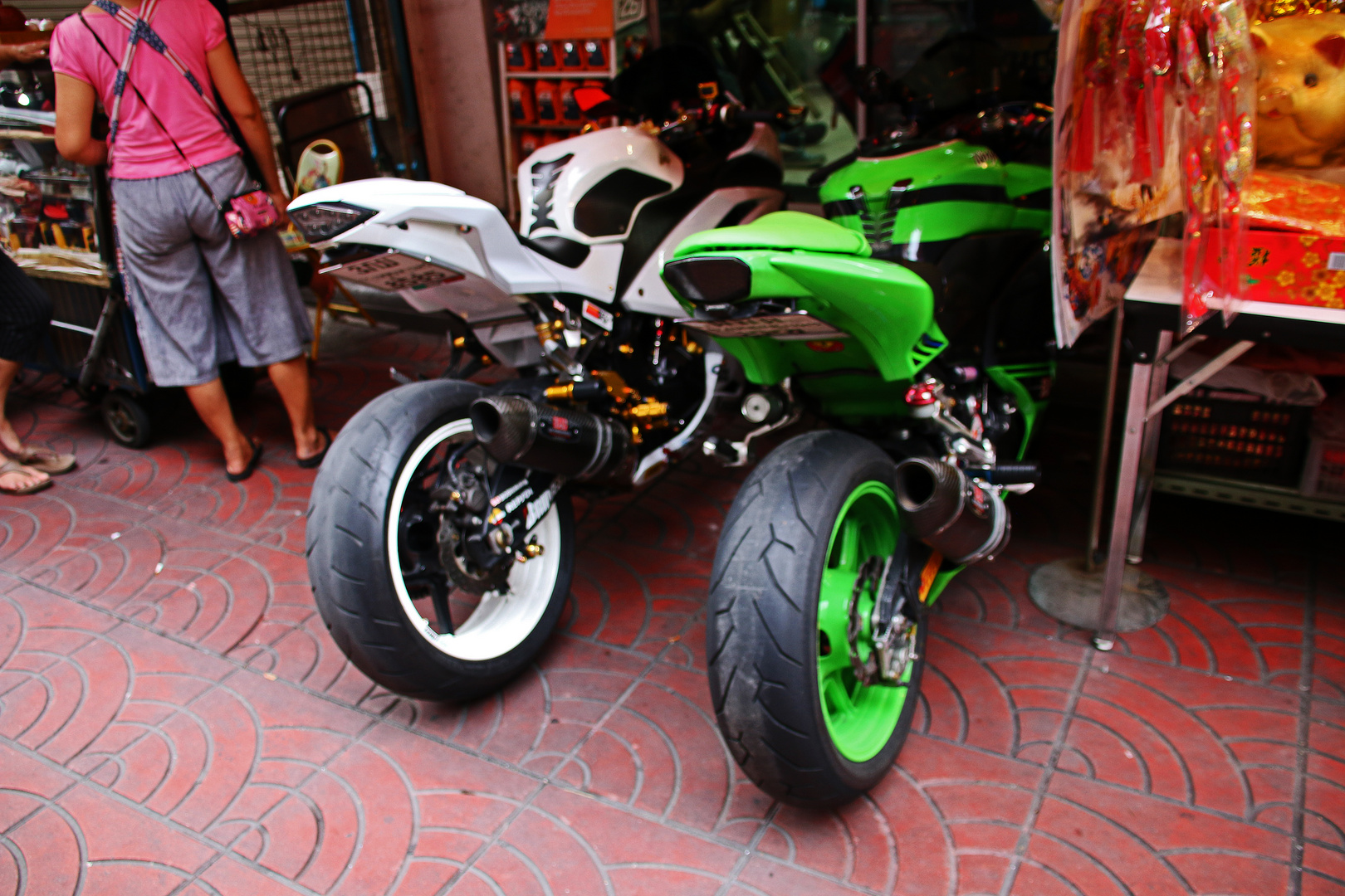 Motorradverleih in China Town