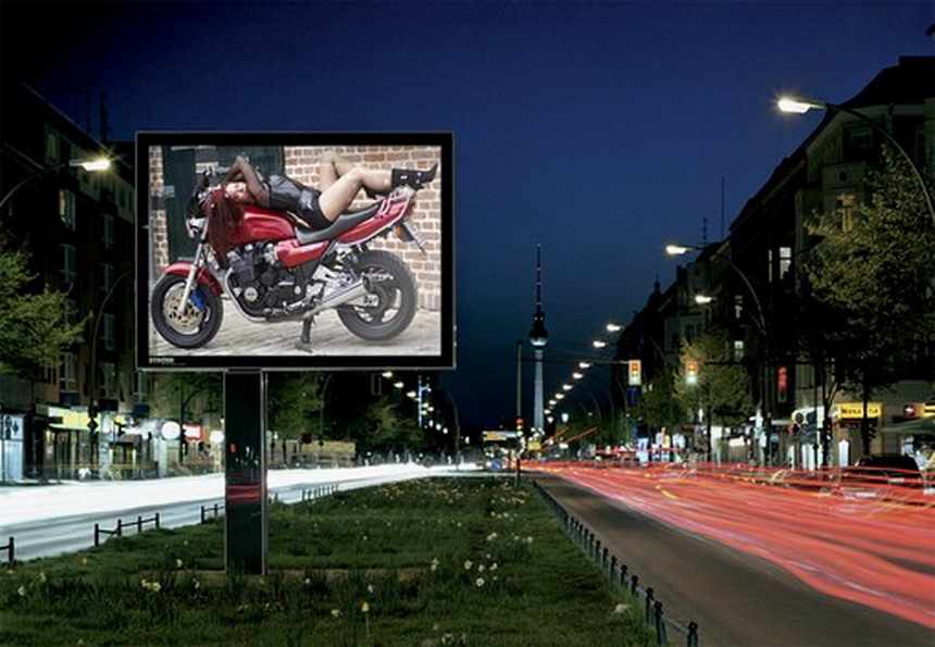 Motorradwerbung mal anders .....