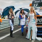 Motorsport und schöne Frauen