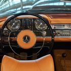 Motorworld Koeln - Oldtimer Mercedes Cockpit