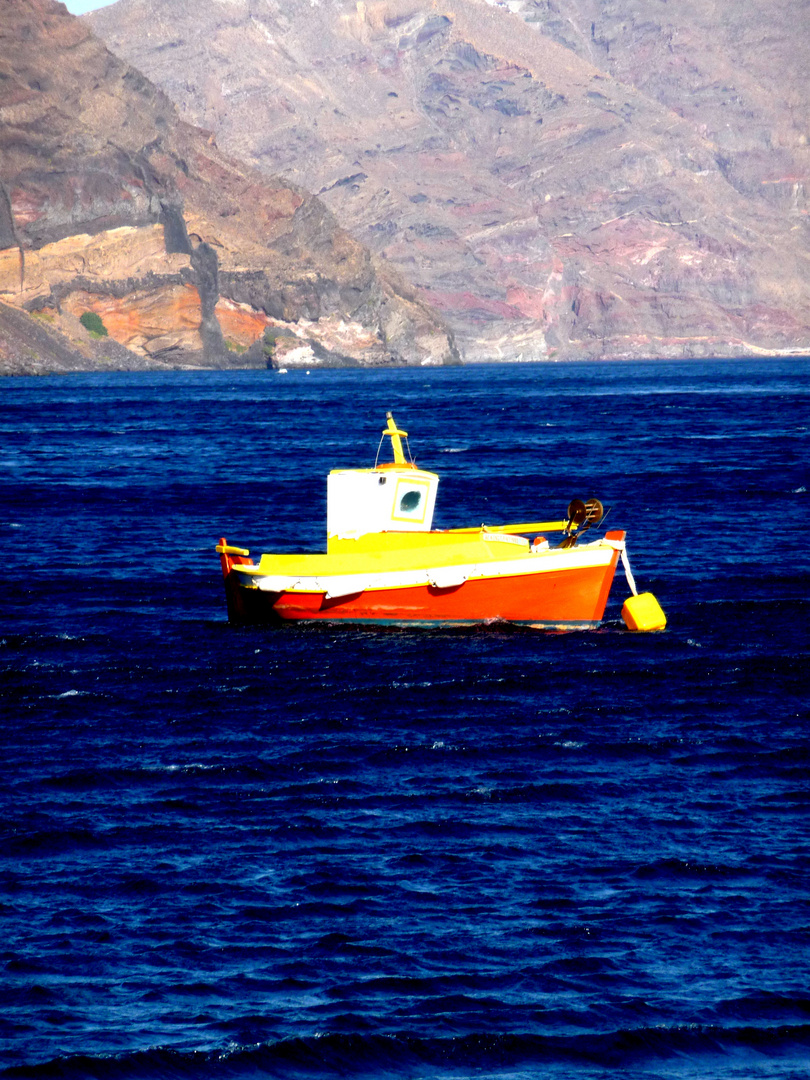 Mouillage de Mon "Navire" à SANTORINI...