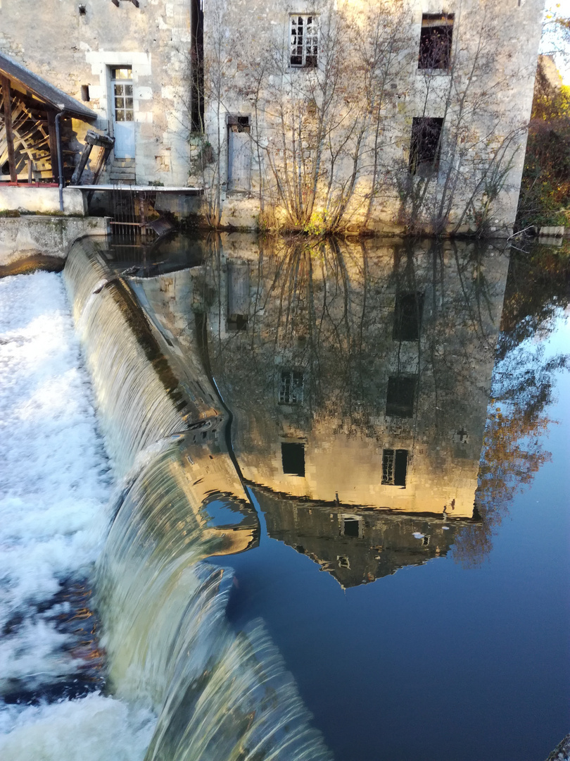 Moulin dans l'eau