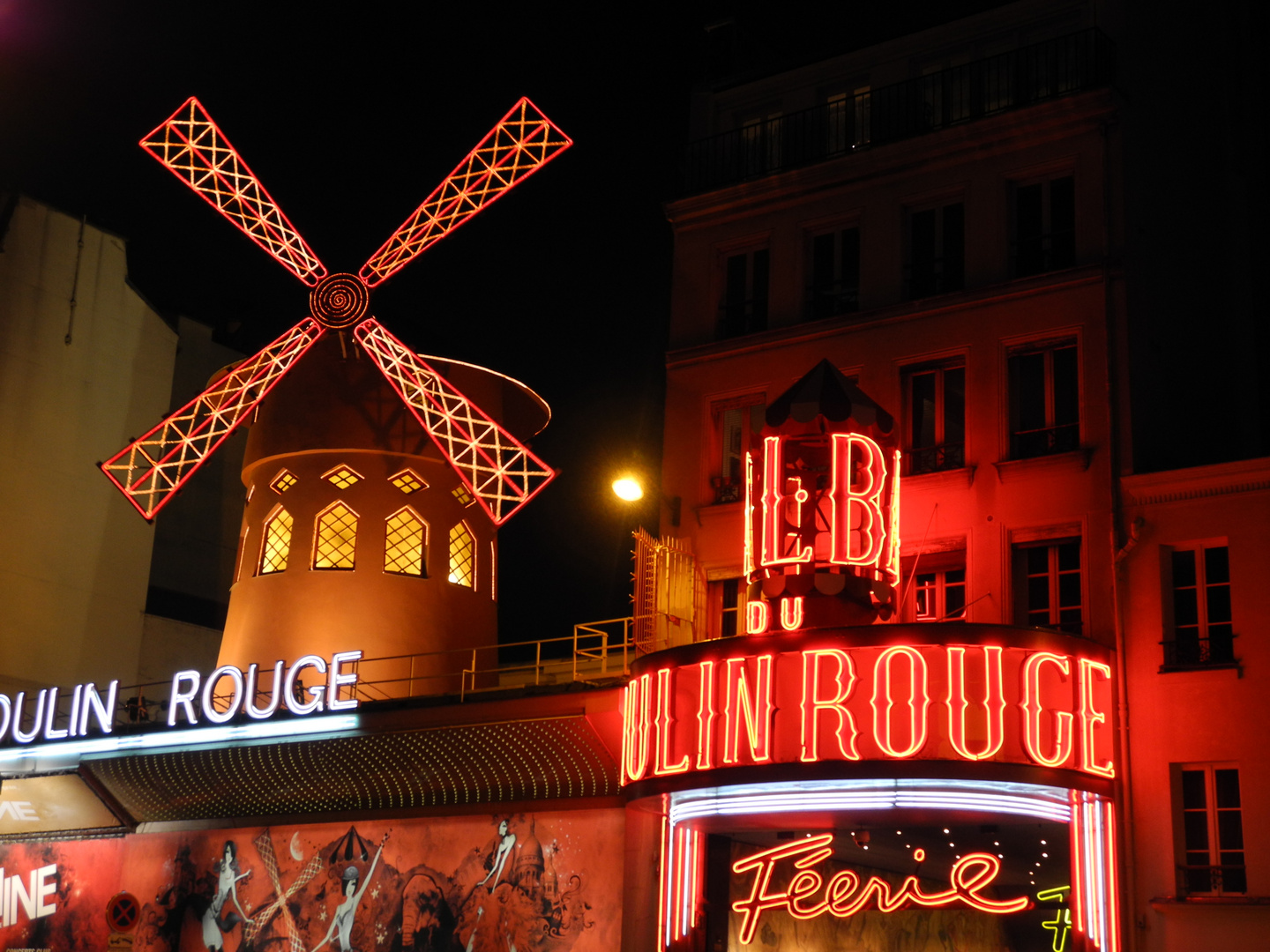 MOULIN ROUGE