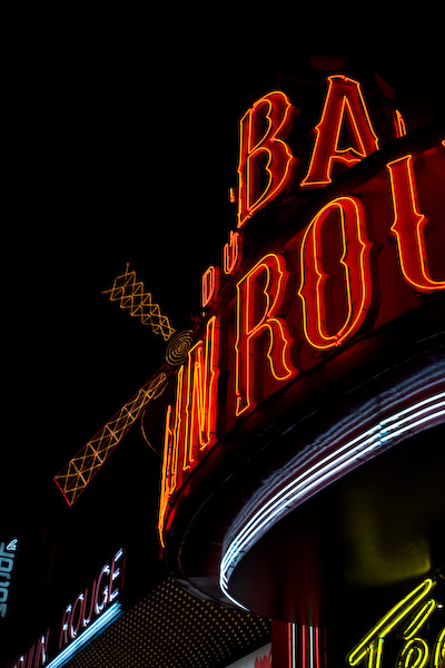 MOULIN ROUGE