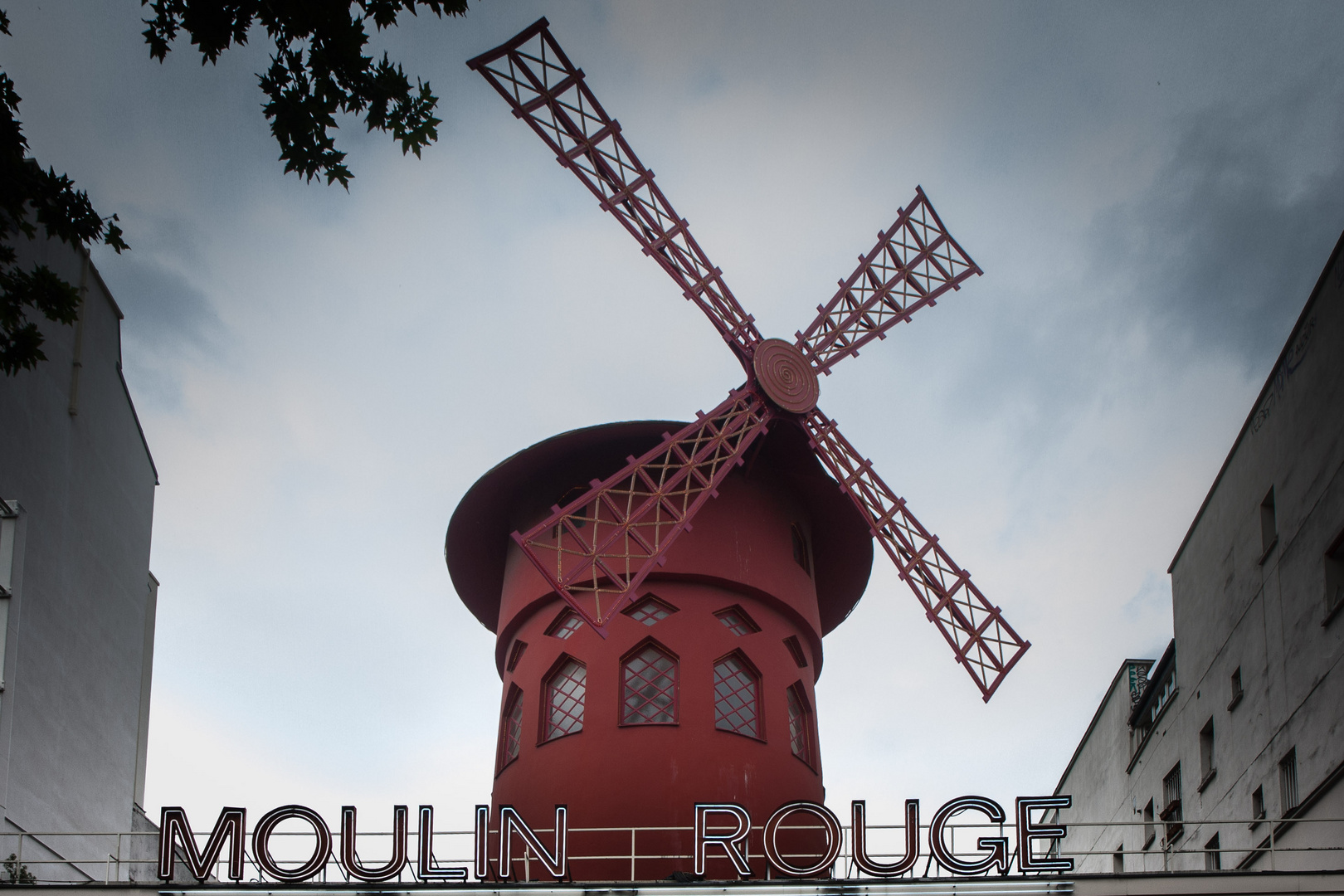 Moulin Rouge am Tag - 1