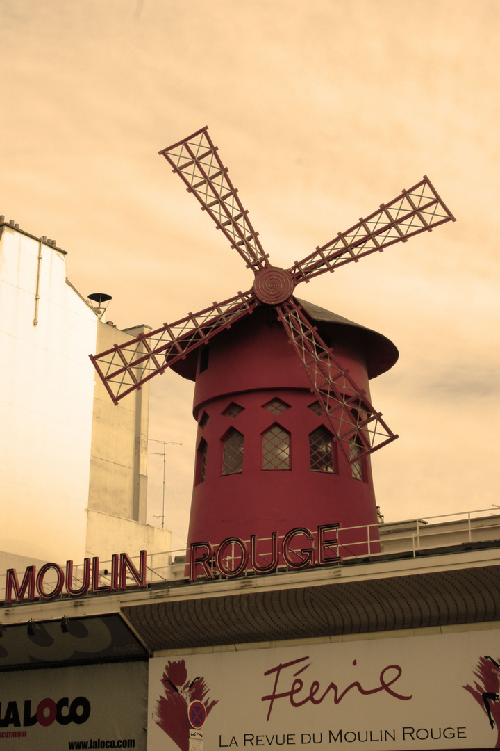 Moulin Rouge in Paris