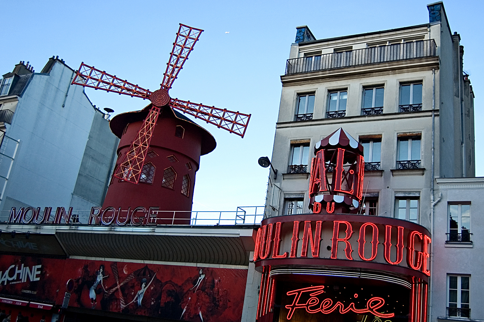 Moulin Rouge.........auf der Suche nach dem Roten Faden......