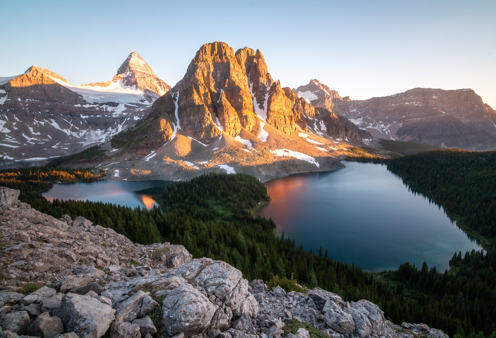 mount assiniboine