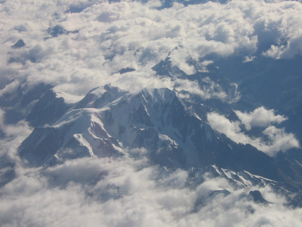 Mount Blanc in Wolke