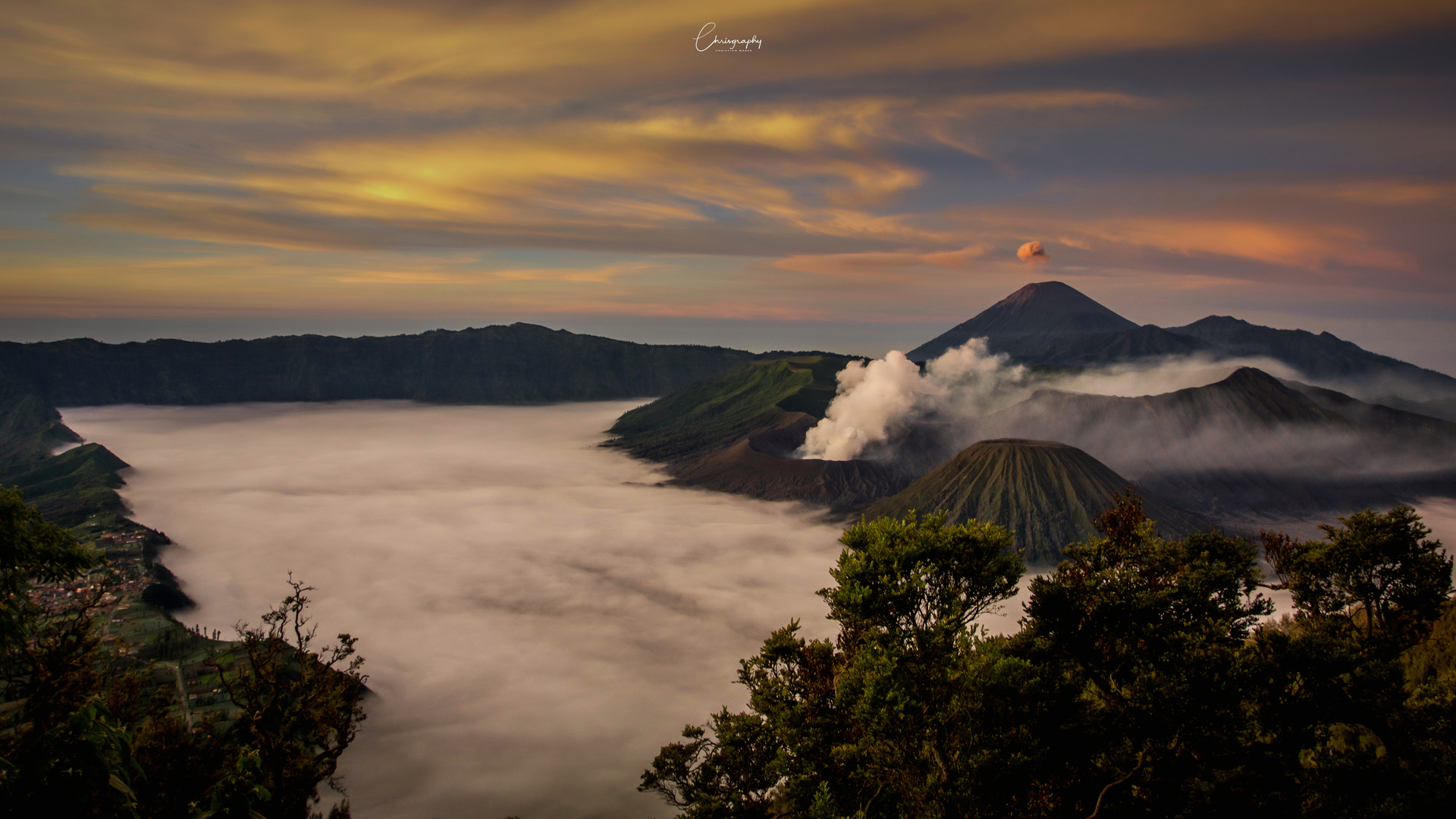 Mount Bromo bei Sonnenaufgang