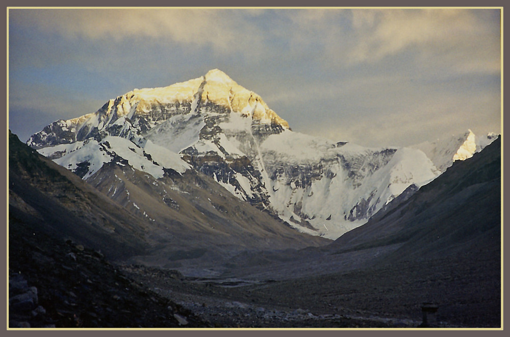 Mount Everest im Abendlicht 8850 m