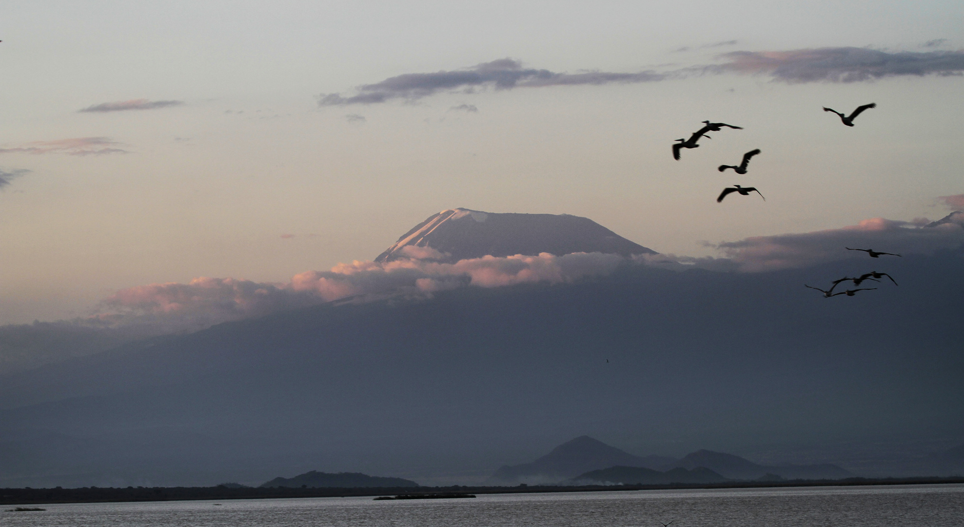 Mount Kilimanjaro vom Lake Jipe aus Tsavo West