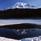 Mount Rainier mit Spiegelbild