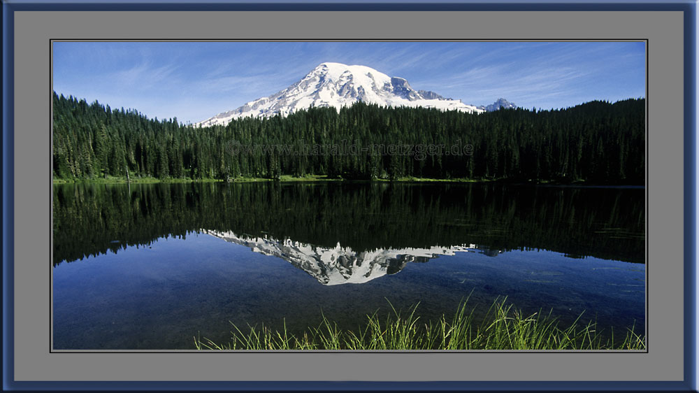 Mount Rainier spiegelt sich im Reflexian Lake