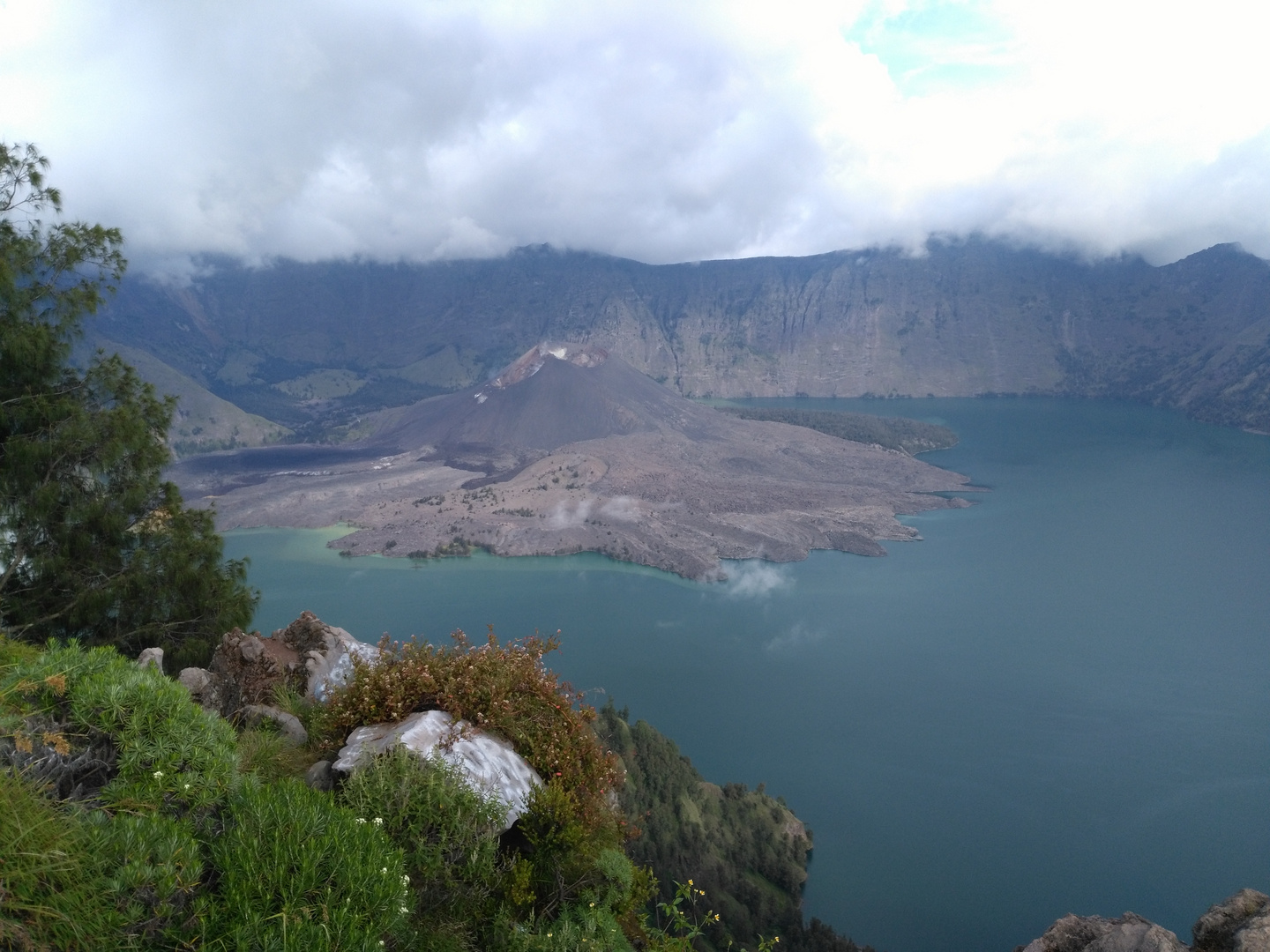 Mount Rinjani Blick auf den Kratersee