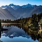 Mount Tasman und Mount Cook gespiegelt im Lake Matheson