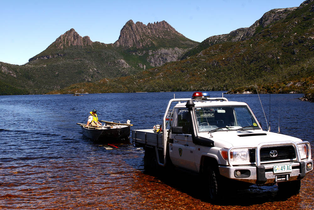 Mountain-Lake, St Clair National Park,Tasmania