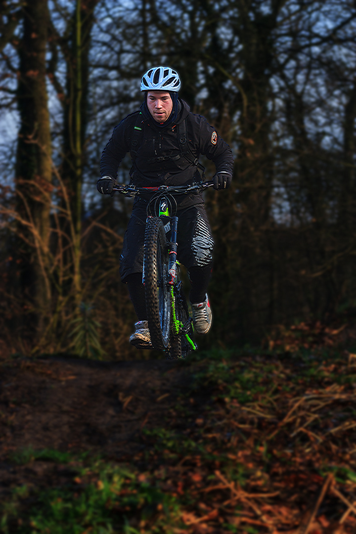 Mountainbiker im Bikerpark