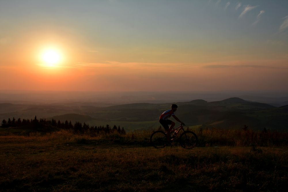 MOUNTAINBIKES