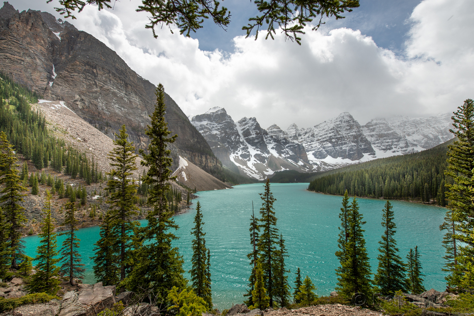 Mouraine Lake