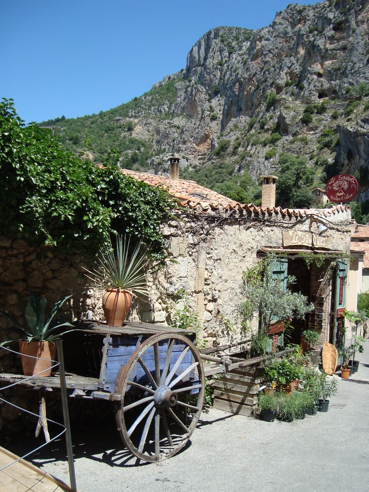 Moustiers