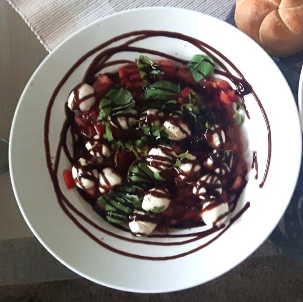 Mozarella von Balsamico geküsst !