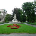 Mozartdenkmal an der Hofburg in Wien