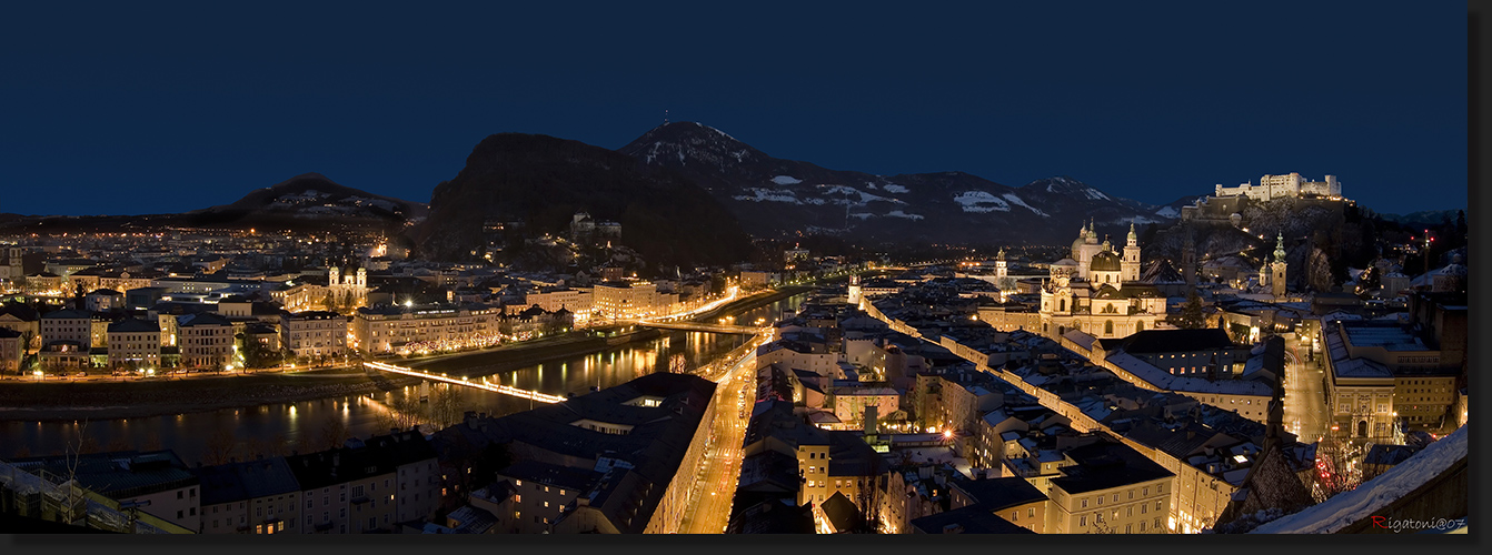  Mozartstadt Salzburg bei Nacht